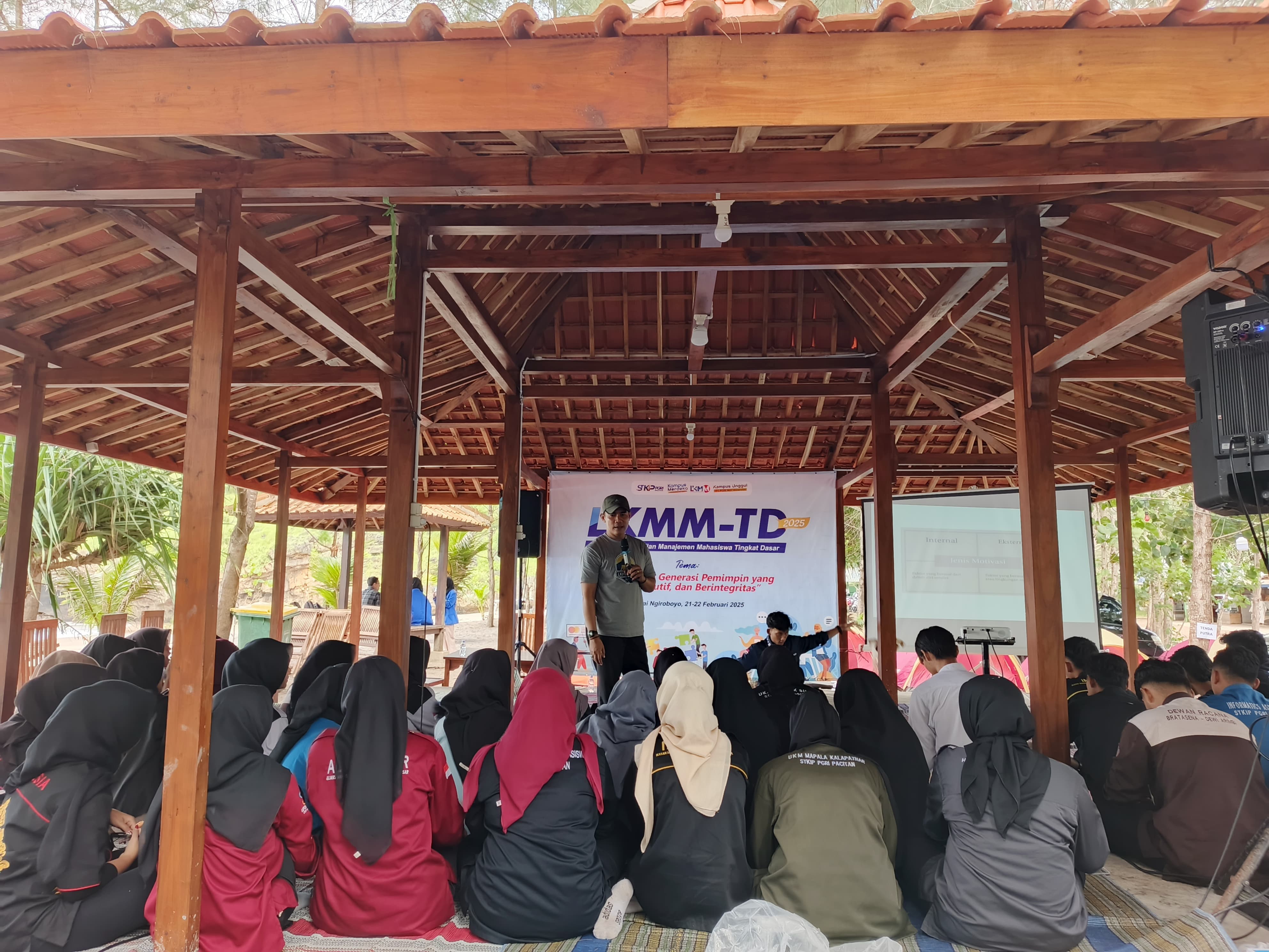 STKIP PGRI Pacitan Gelar Kemah LKMM-TD: Kader Hebat Sedang Dipersiapkan!